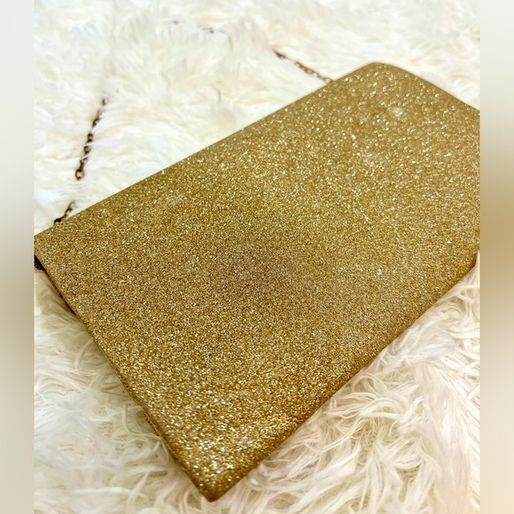 Small Gold Clutch With Gold Chain - Picture 5 of 6